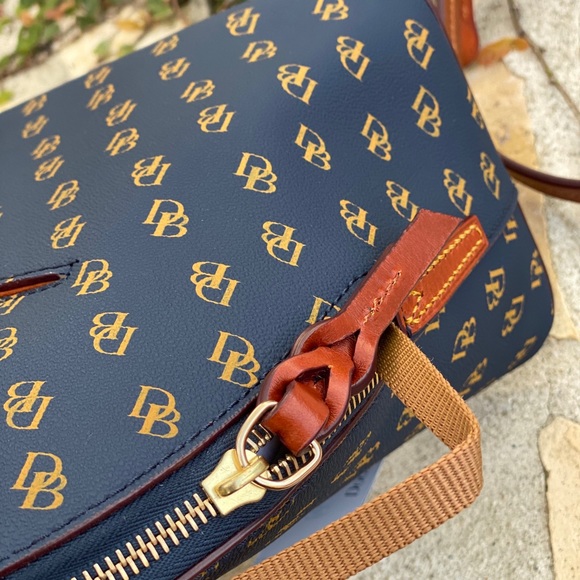 NWT Dooney&Bourke zip zip top Satchel signature - Picture 5 of 8